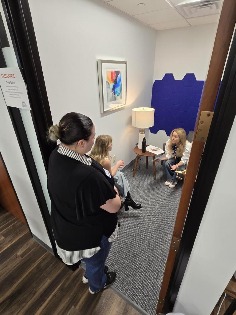 What a day! The 21st annual Valley Publicity Summit is now history. Dozens of media and public relations pros spent Saturday morning connecting and reconnecting, networking and engaging and knowing how and about what local media want to be pitched with story ideas. (And no phones or computers were necessary!) Many smiles and compliments highlighted the event, including that participants appreciated the value of meeting in person people they had been emailing for years! 
SPJ Phoenix thanks everyone who participated and once again made the Summit the greatest Saturday morning in Valley PR-media relations.
Special appreciation goes to Josh Weiss, Laura Slawny and their dedicated colleagues at 10 to 1 Public Relations for hosting us at their gorgeous Scottsdale  offices and atrium. See you in 2026!