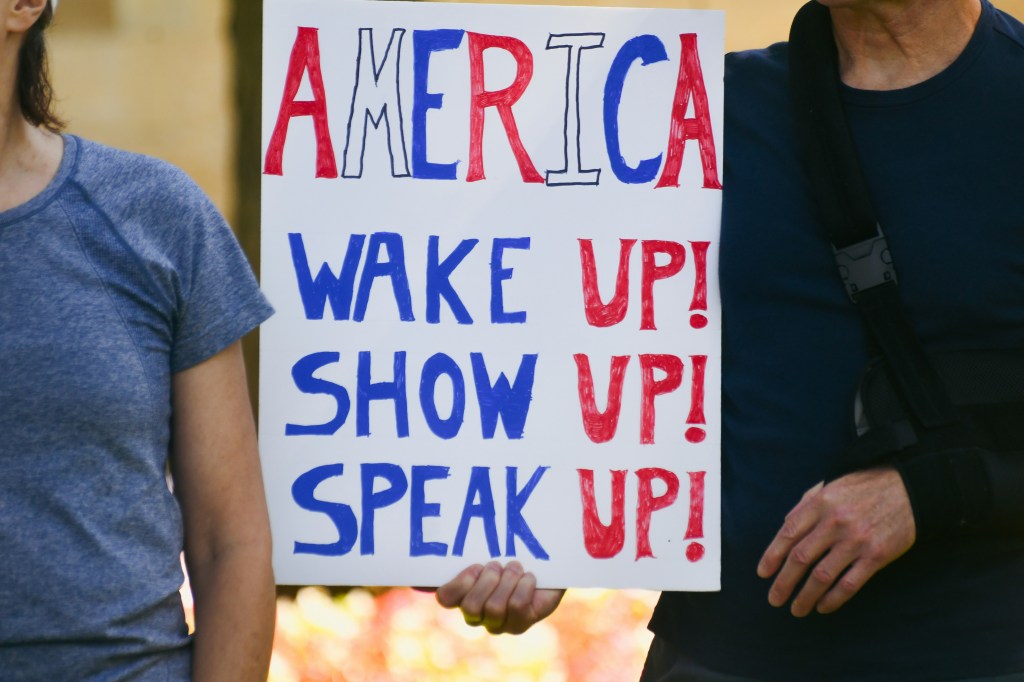 SPJ condemns attacks on journalists covering ICE&nbsp;activity