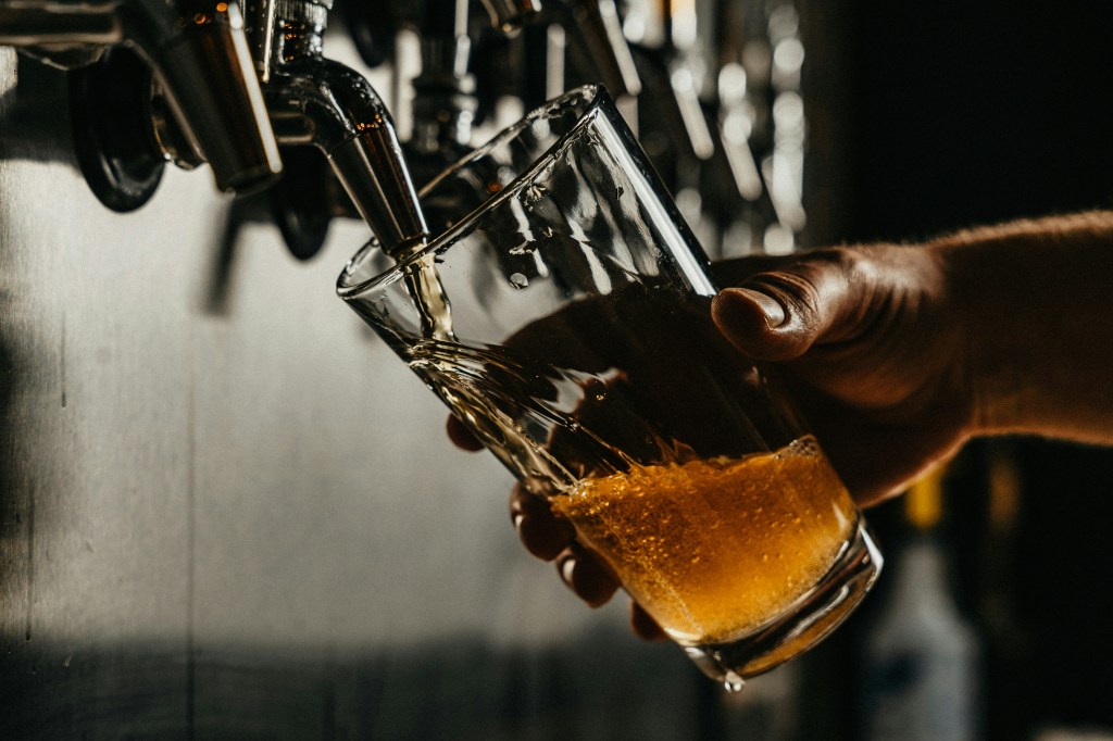 beer, taps, unsplash, Josh Olalde, illustration